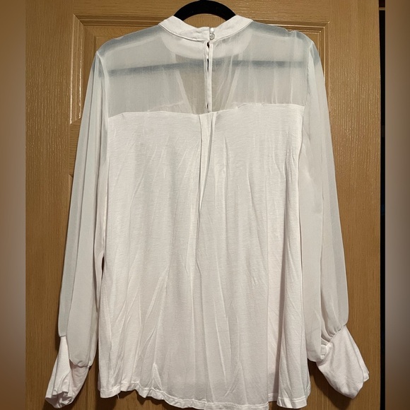 Maurice’s beautiful white blouse - Picture 7 of 8